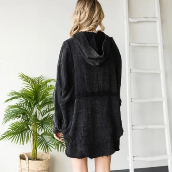 294 1 left ❤️ OLI & HALI MINIERAL WASHED LAYERED HEM
HOODED GAUZE SHIRT - Picture 2 of 4